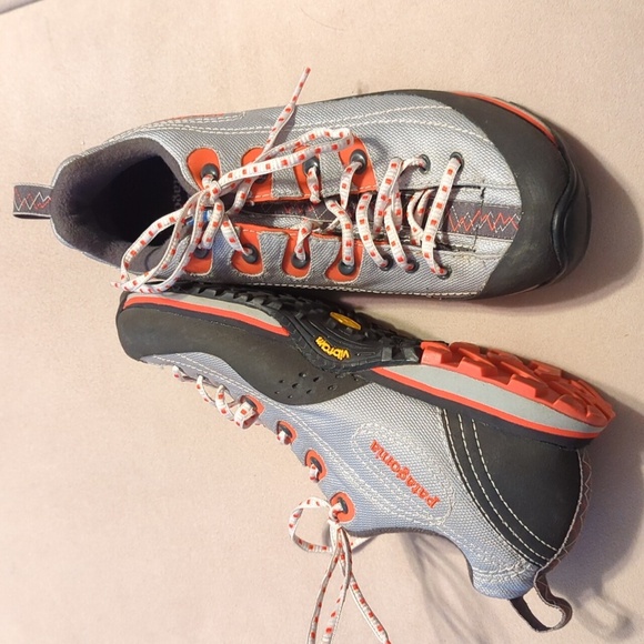 Patagonia Women's Hiking Biking Terrain Sneakers Size 7 Vibram Worn Once Finn - Picture 9 of 11